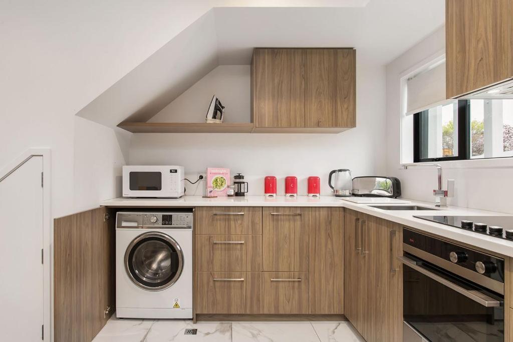Light & Spacious 2Bdrm Townhouse Off Street Park Κράισττσερτς Εξωτερικό φωτογραφία