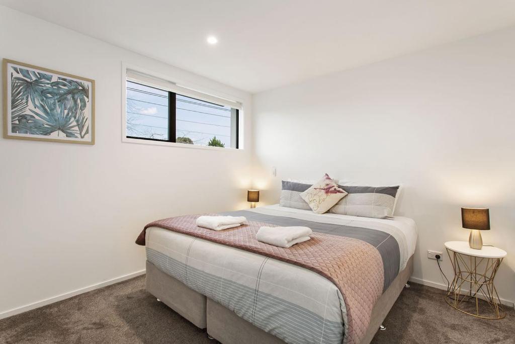 Light & Spacious 2Bdrm Townhouse Off Street Park Κράισττσερτς Εξωτερικό φωτογραφία