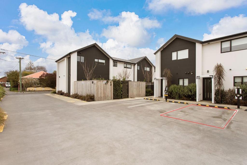 Light & Spacious 2Bdrm Townhouse Off Street Park Κράισττσερτς Εξωτερικό φωτογραφία